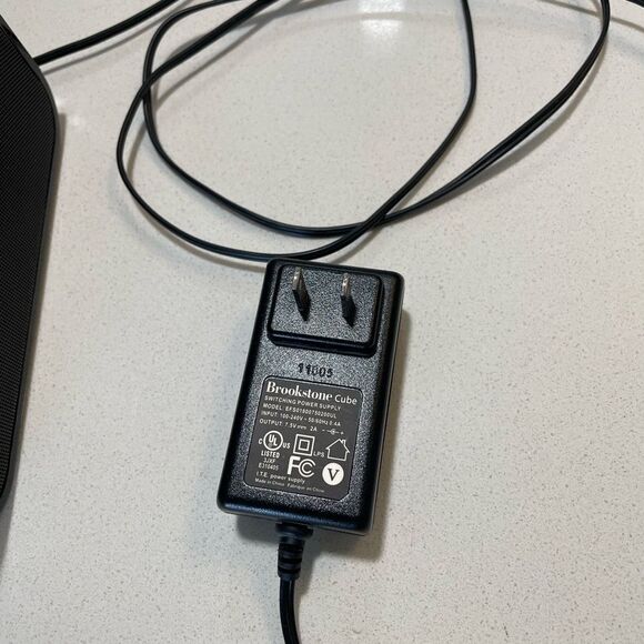 Brookstone AM/FM clock radio - Picture 3 of 6